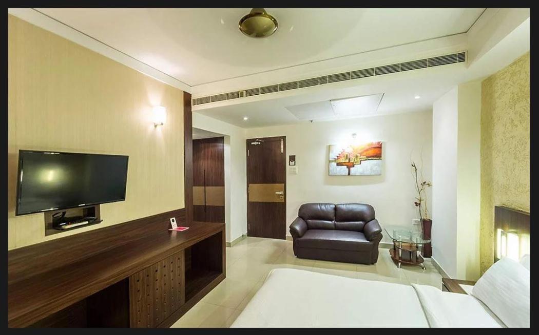 The Regal Park Hotel Visakhapatnam Exterior photo